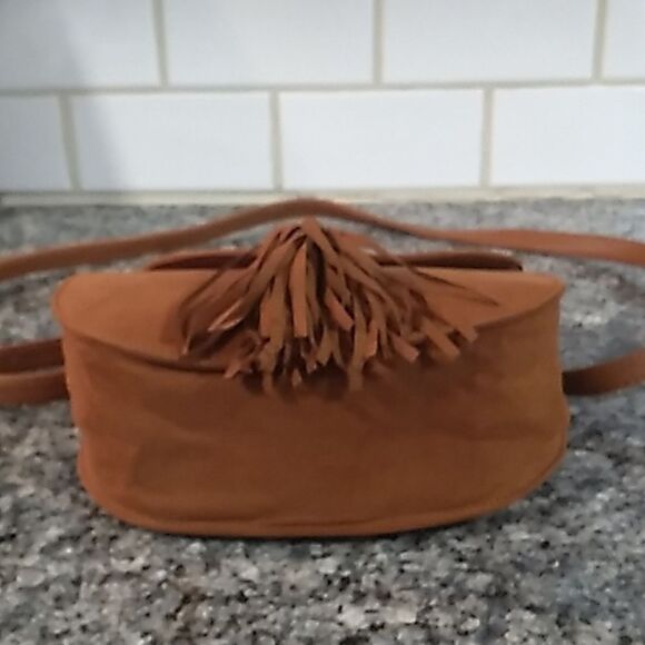 SIGNATURE Brown Tassel Crossbody Bag. NWOT - Picture 12 of 13